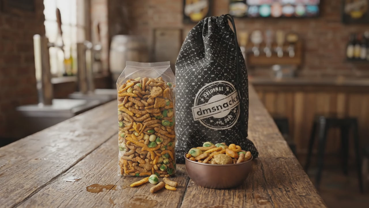 ナッツ　Man Taproom Spicy Nut Mix – Snack Blend in 1 lb. Gift Bag – DM Snacks
